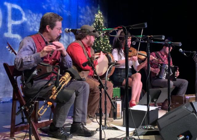 The Kinnigans Irish Band performing tunes from the ole sod!