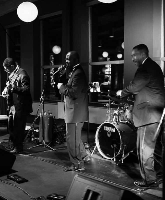 THE MIGHTY KICKS BAND