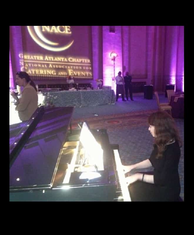 PIANIST – PIANO JENNY