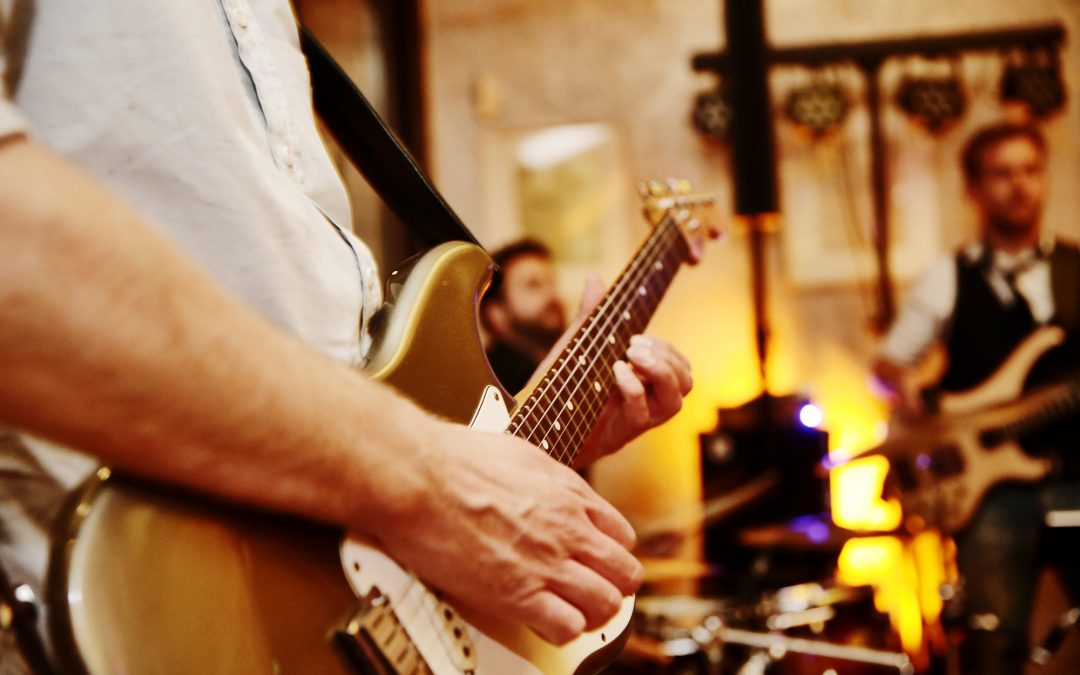 5 Factors to Consider When Planning Wedding Live Entertainment